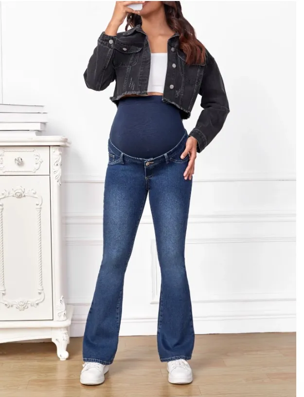 Jeans azul de maternidad con bota ancha