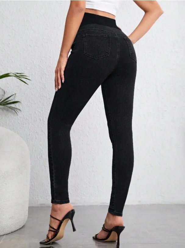Jeans negros ajustados sencillos